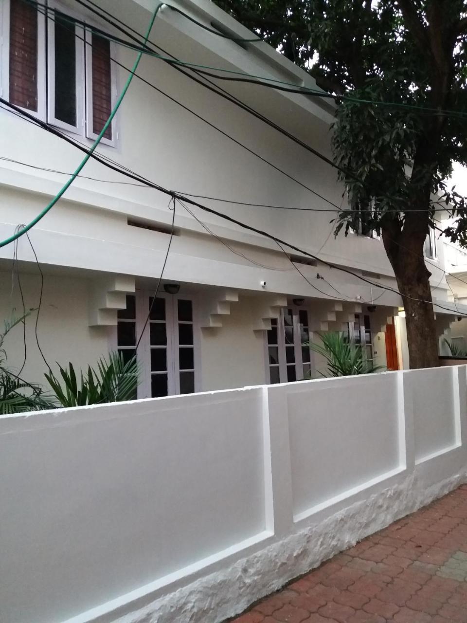 Capital Comfort Hotell Thiruvananthapuram Eksteriør bilde